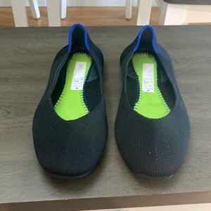 Black square toe Rothy’s